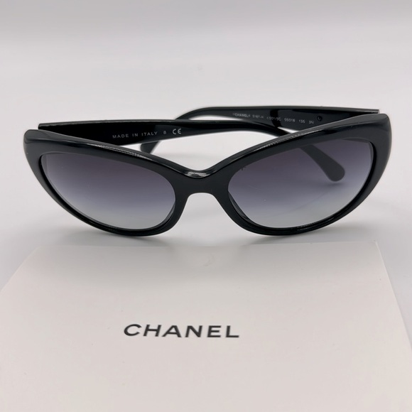 Chanel Black Sunglasses with Camellia Motifs, With Sunglasses Case - Picture 4 of 11
